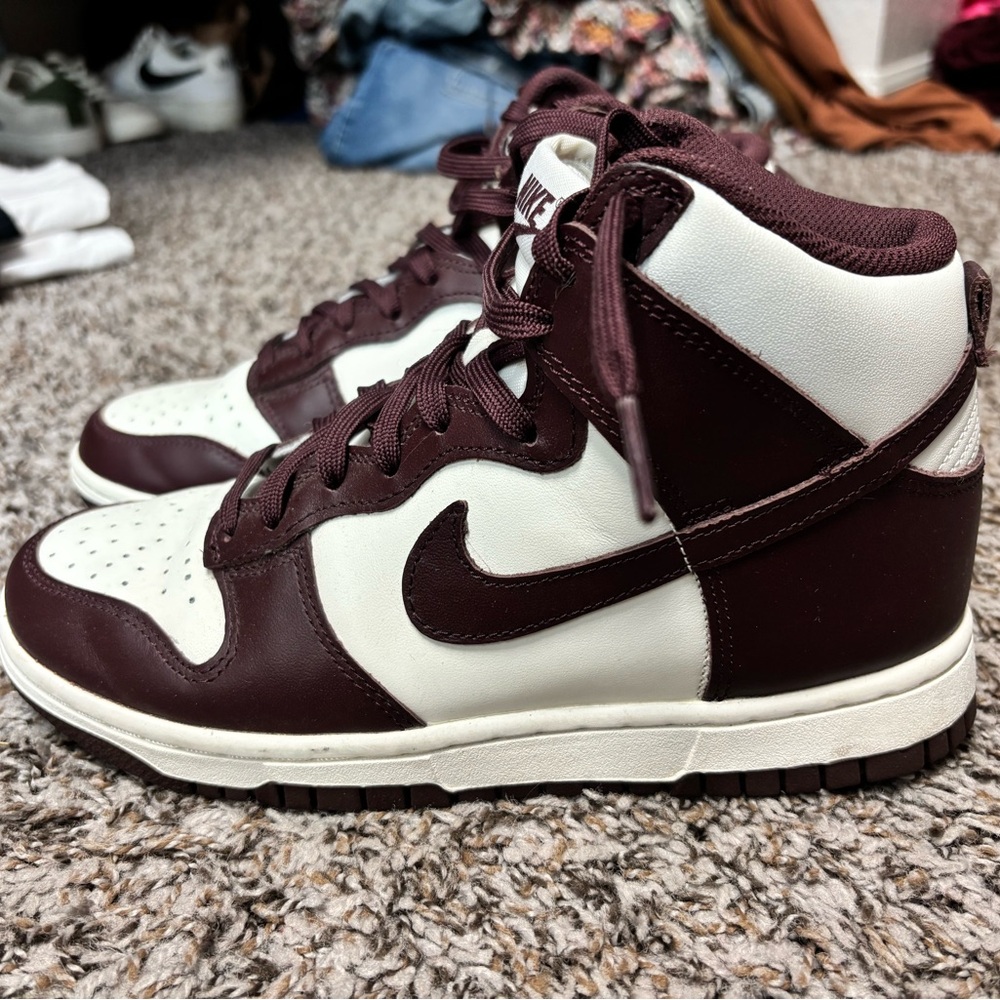Nike High-Top Sneakers in Maroon and White - Picture 1 of 2